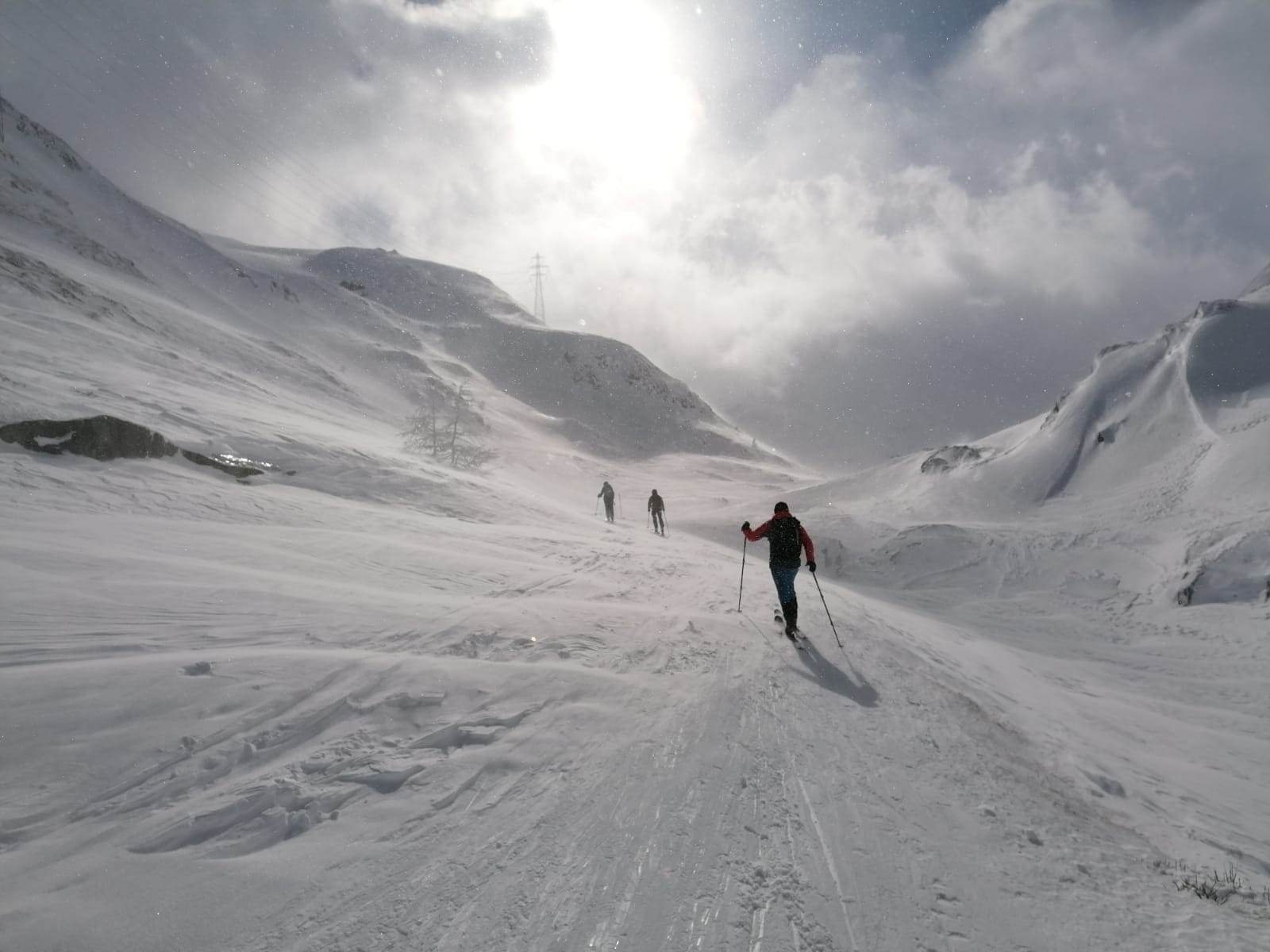 Montée avec un vent du nord glacial (photo de Benoît)