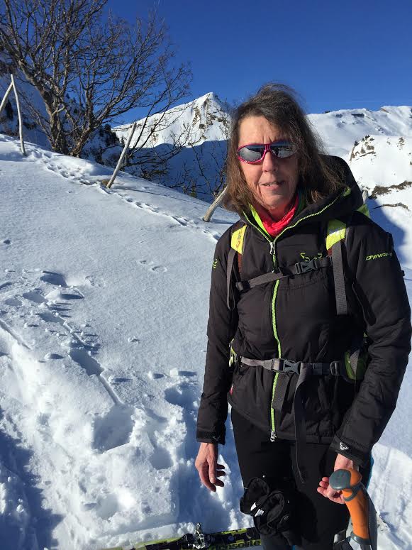 Anne-Catherine devant le Folliu Borna