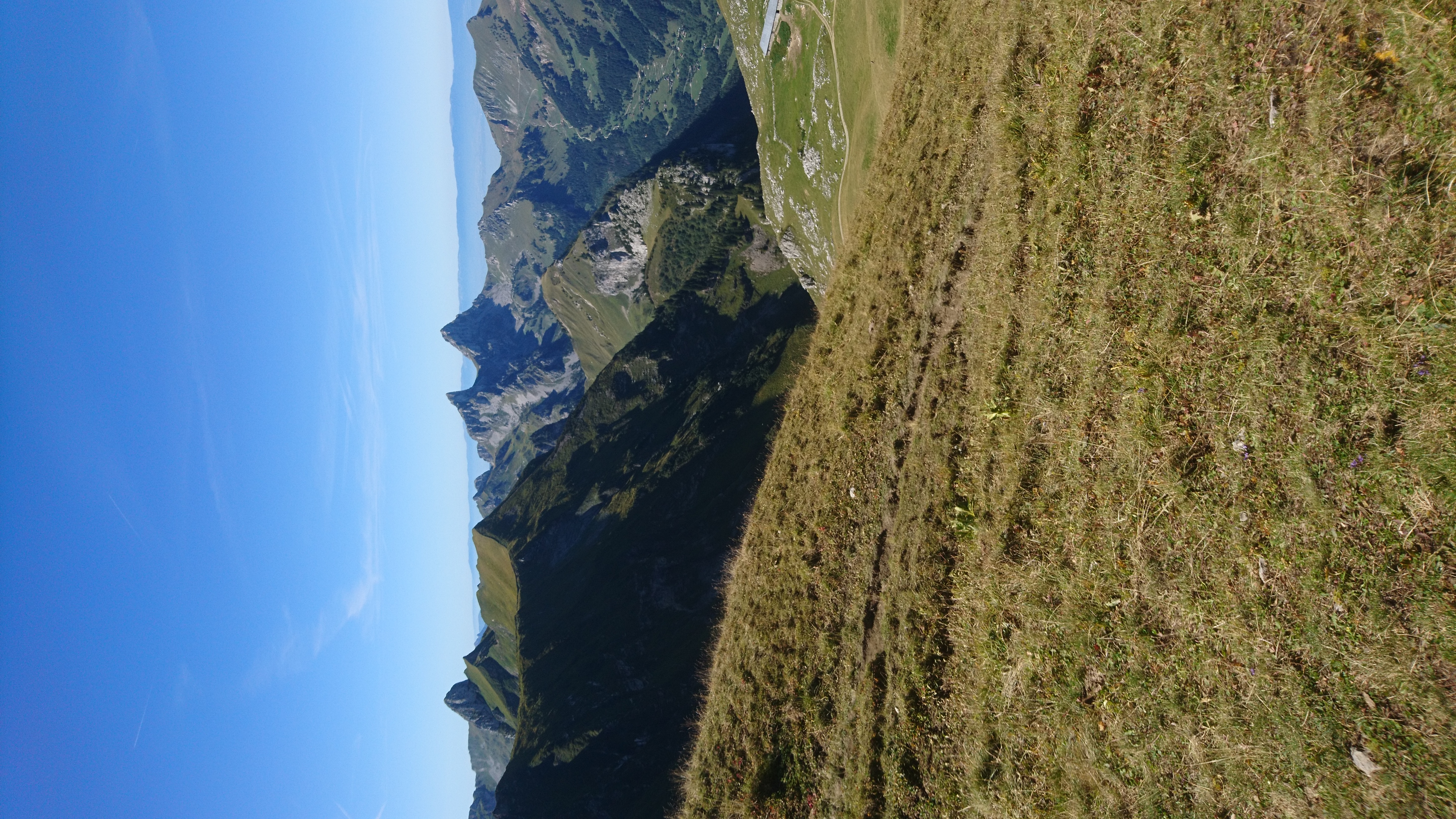 Vue sur le Château d\'Oche et la Dent d\'Oche