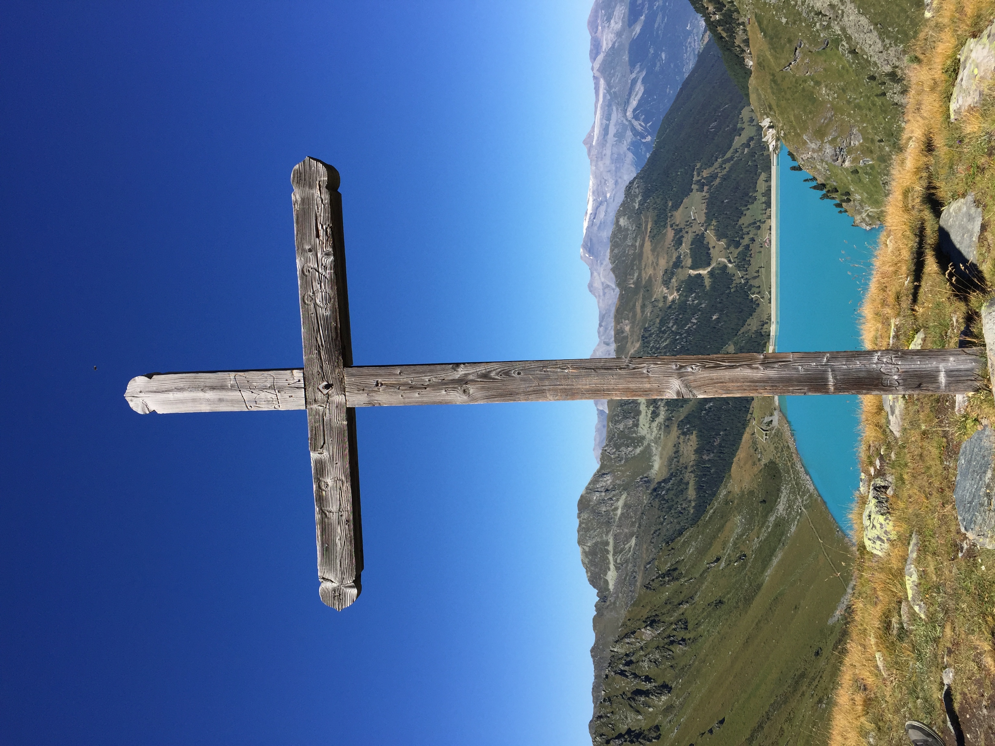 Croix proche de la cabane