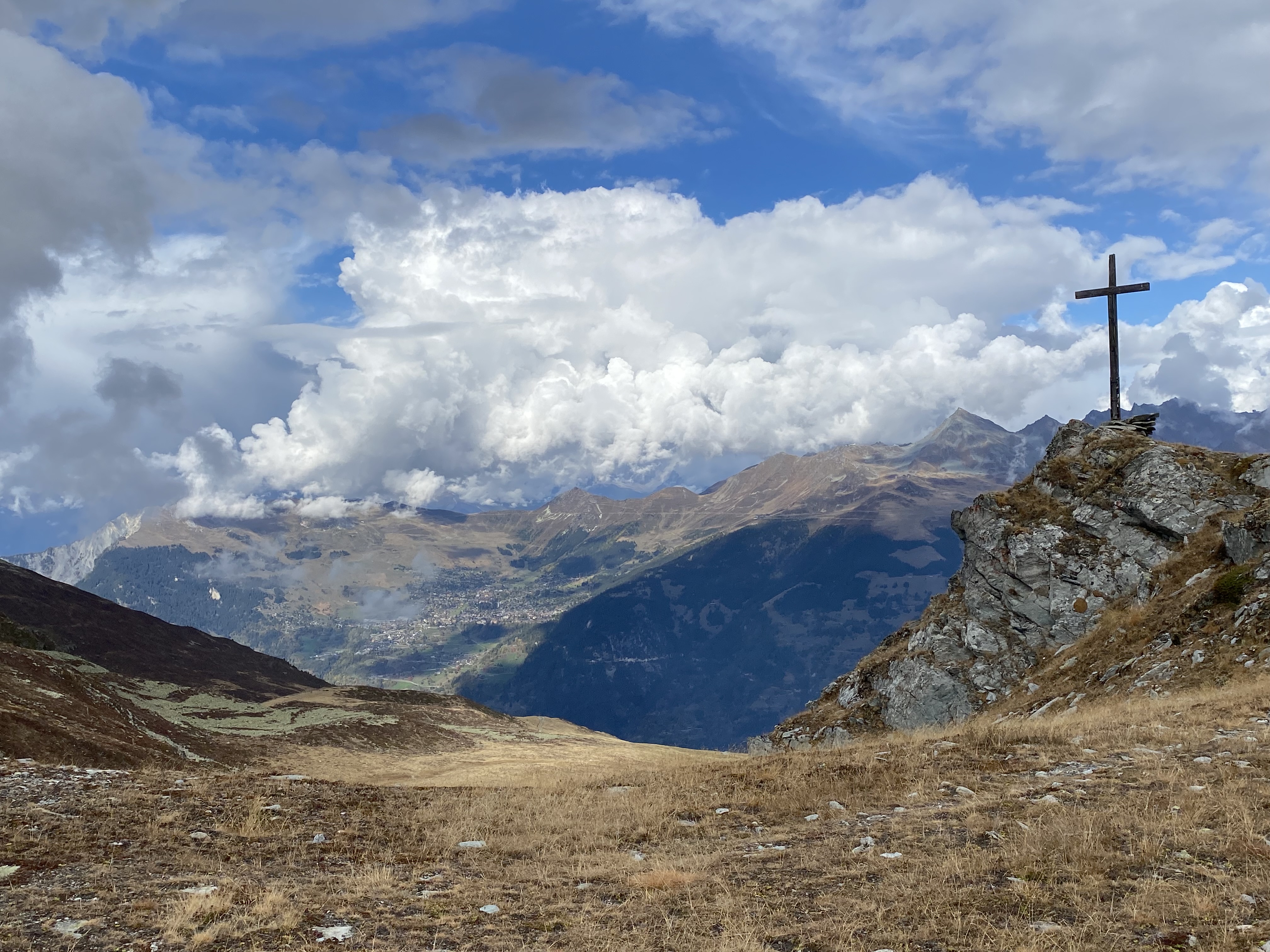 Croix en dessus du col de Mille