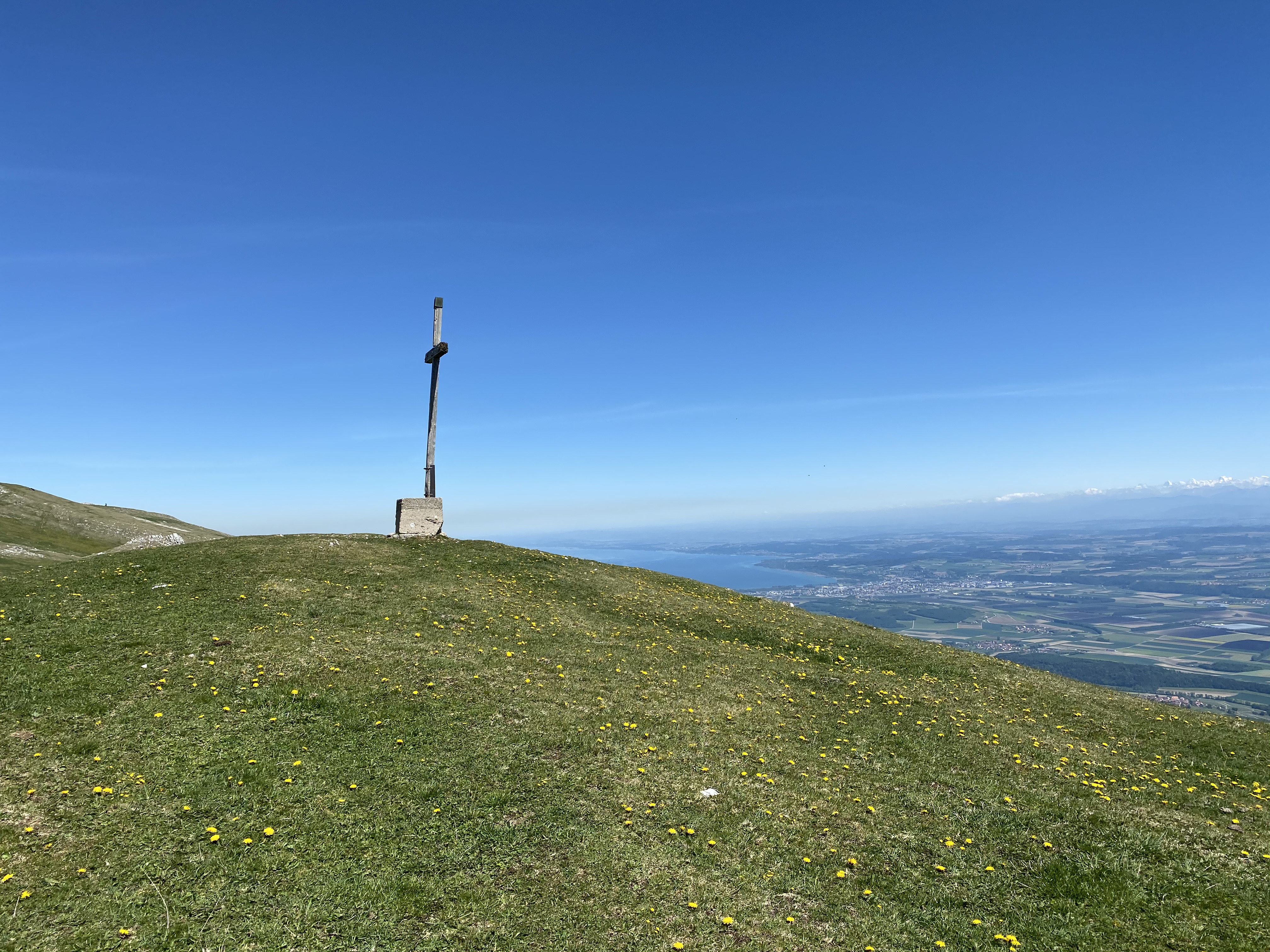 Sommet (2e) avec la croix