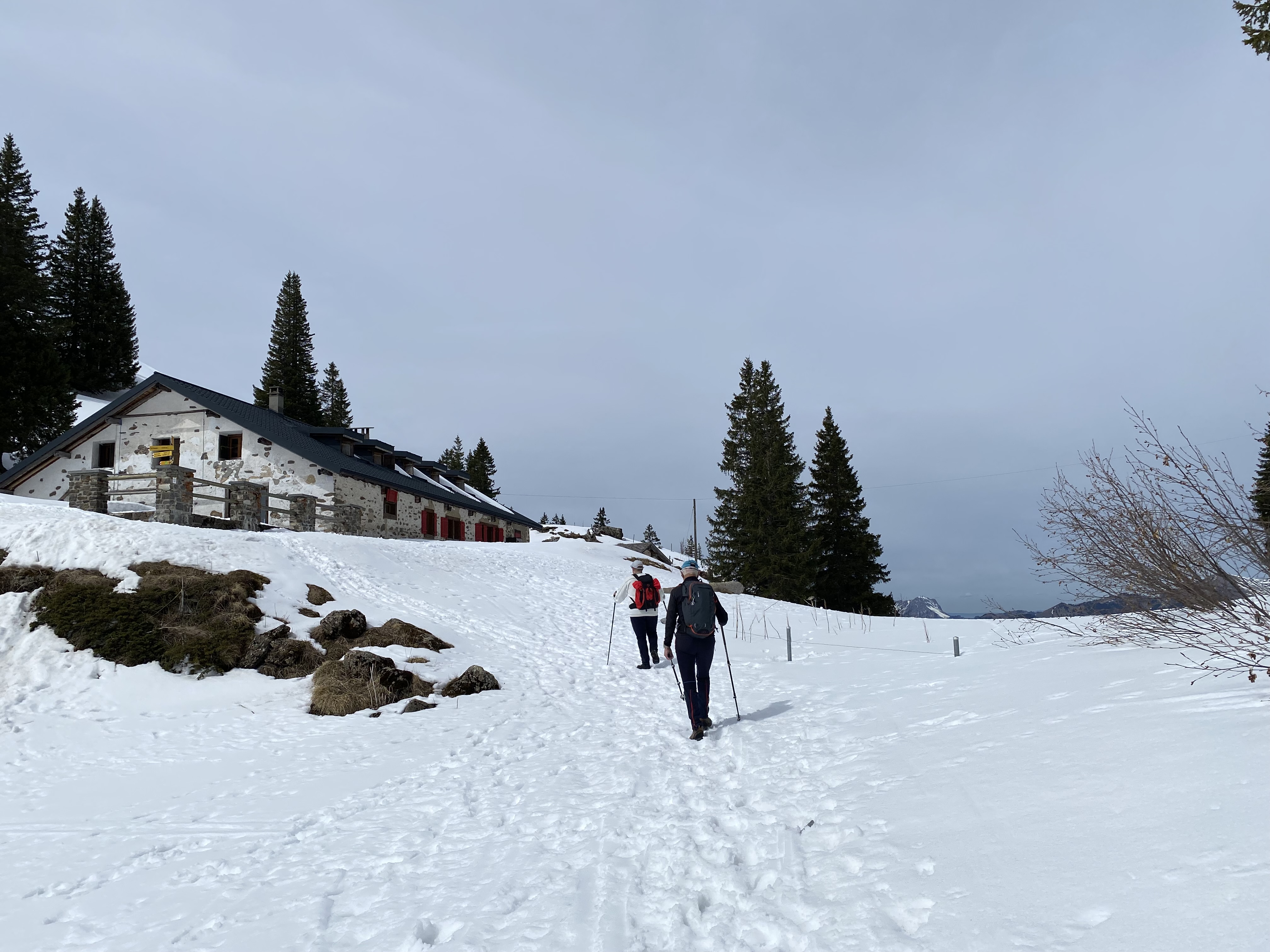 Arrivée au restaurant du Lac Lioson