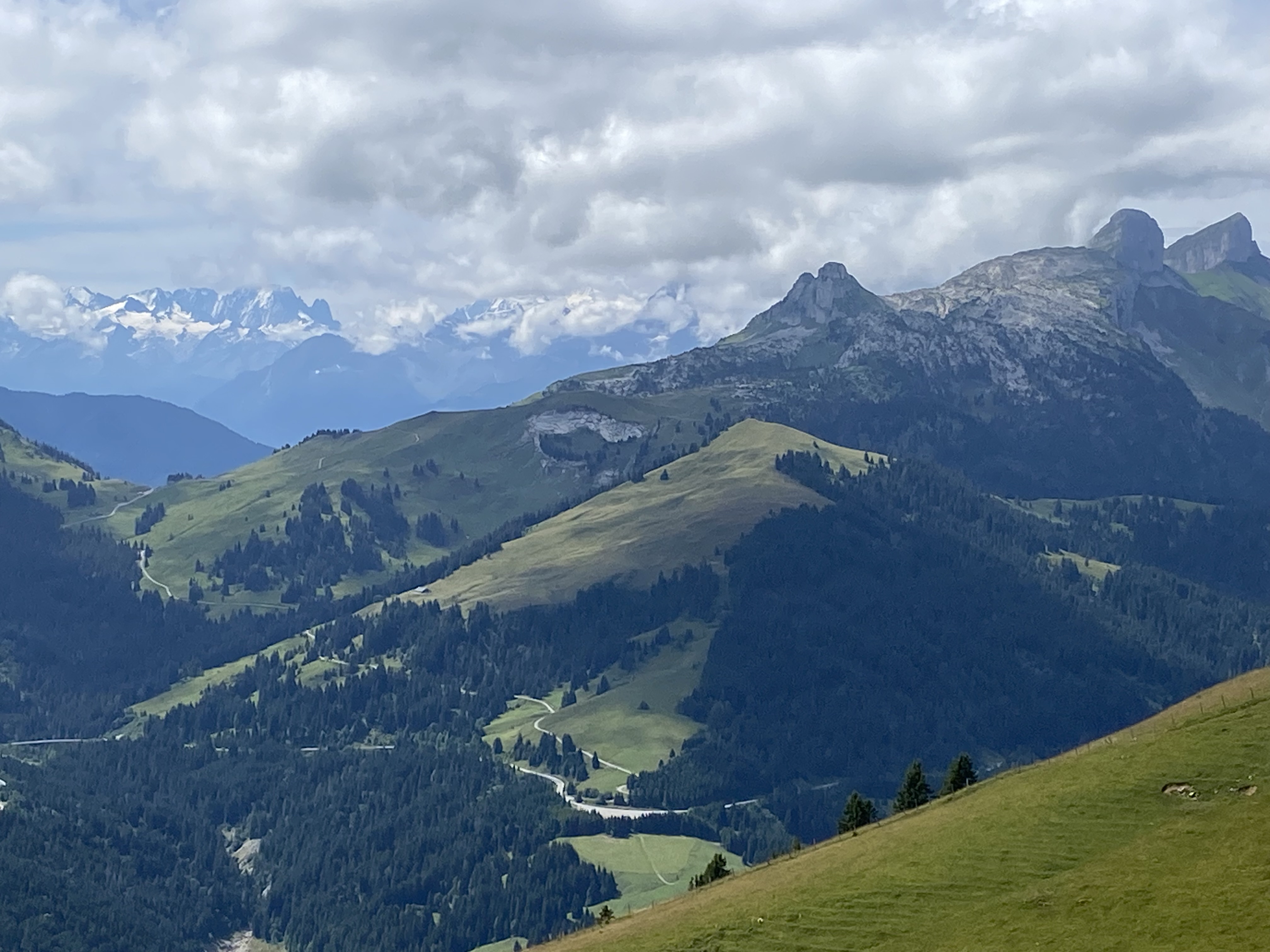 photo de Planachaux (en dessus du Lac de l'Hongrin)