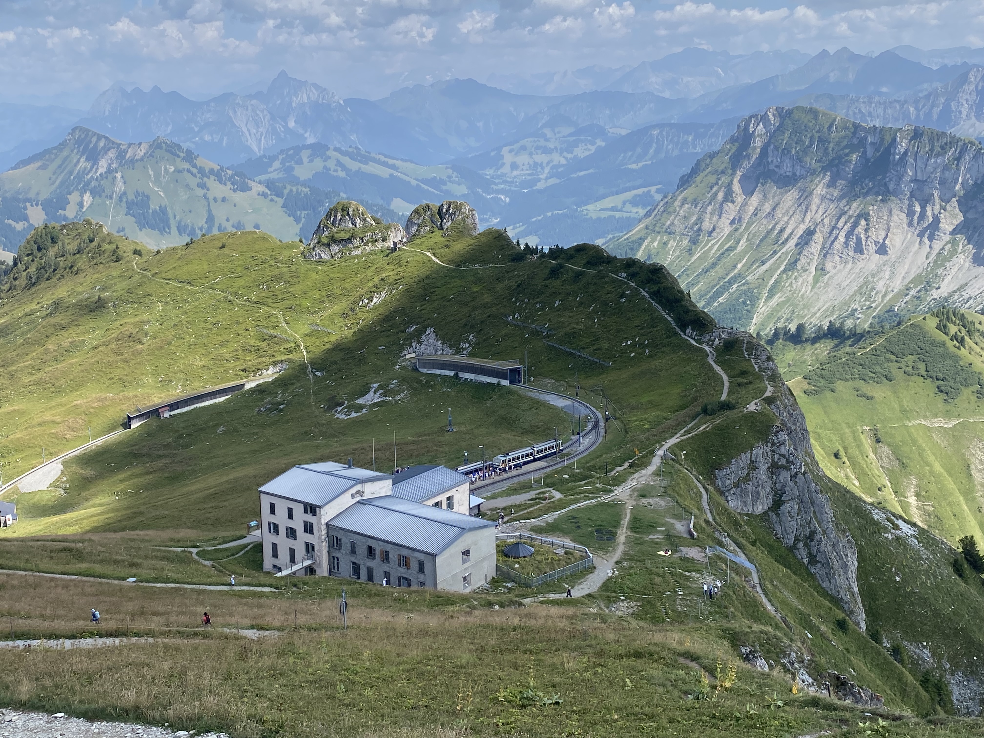 Gare et hôtel-restaurant des Rochers de Naye