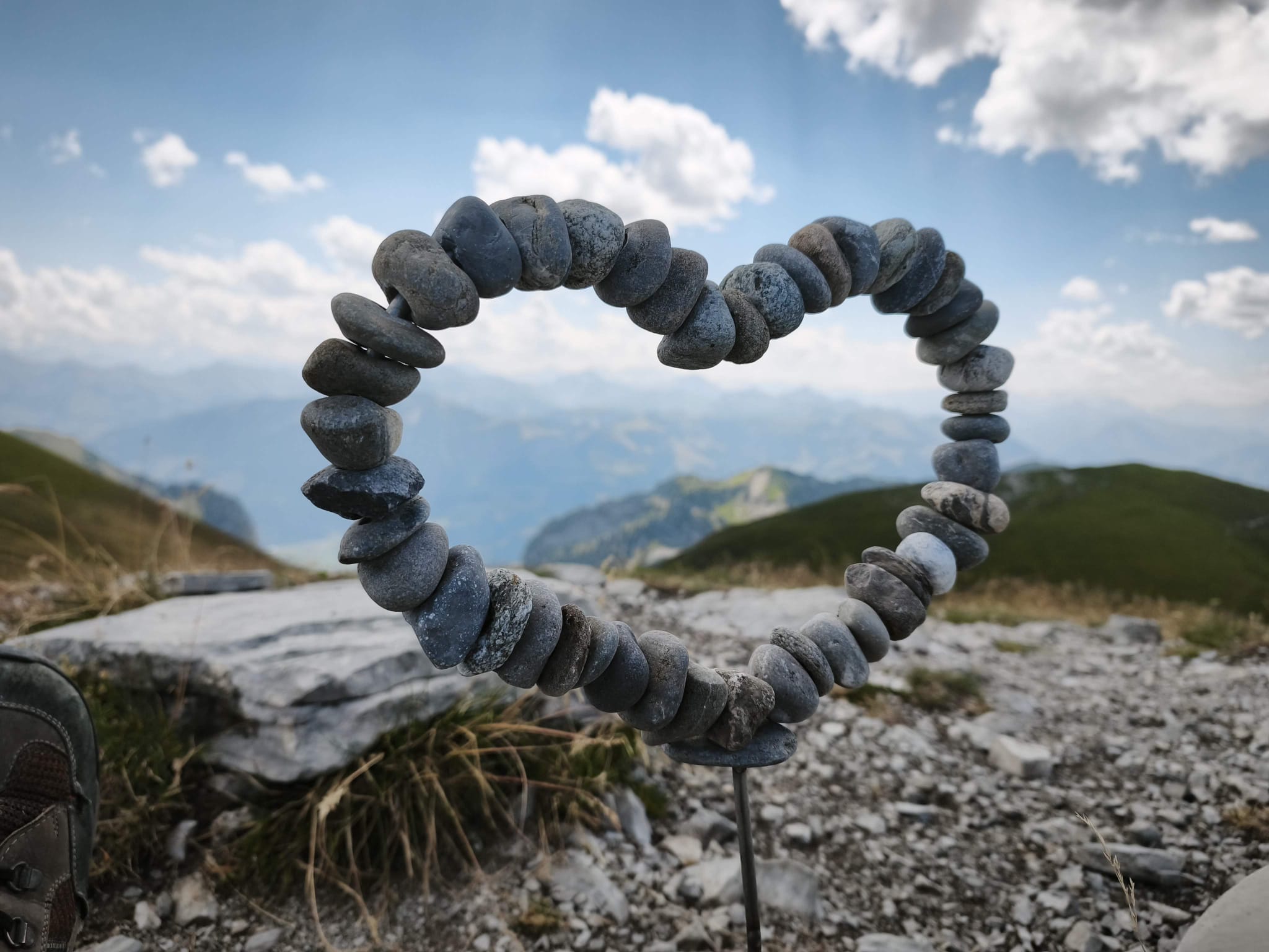 Sommet du Bürgle avec un coeur et non une croix (photo de Catherine Dubuis)