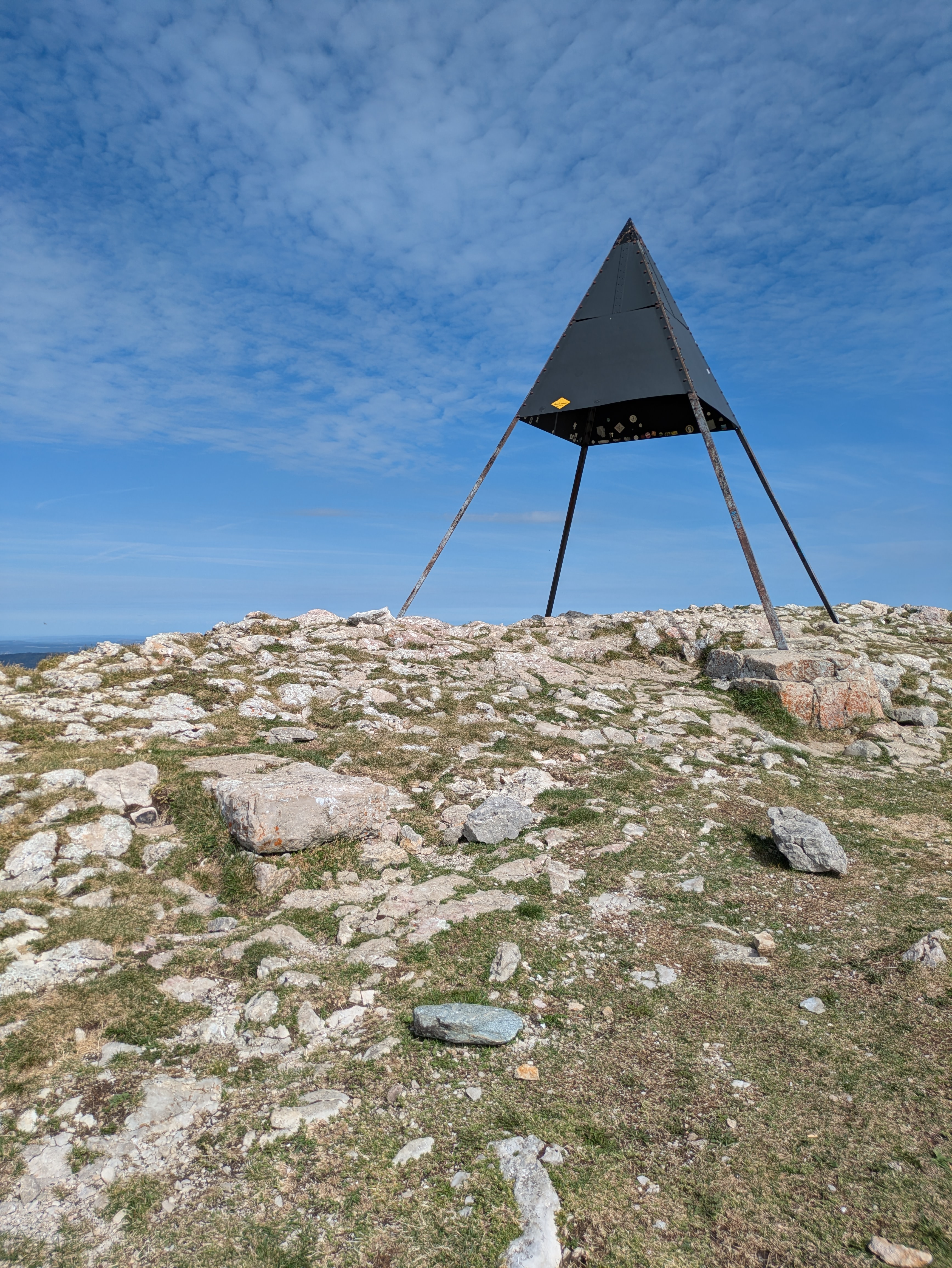 Sommet, à 1588 m.